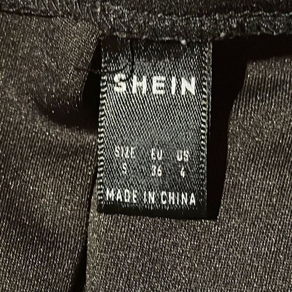 Shein Solid Black EZwear College Style Boxy Pleated Mini Skirt Ladies Small - Picture 3 of 10